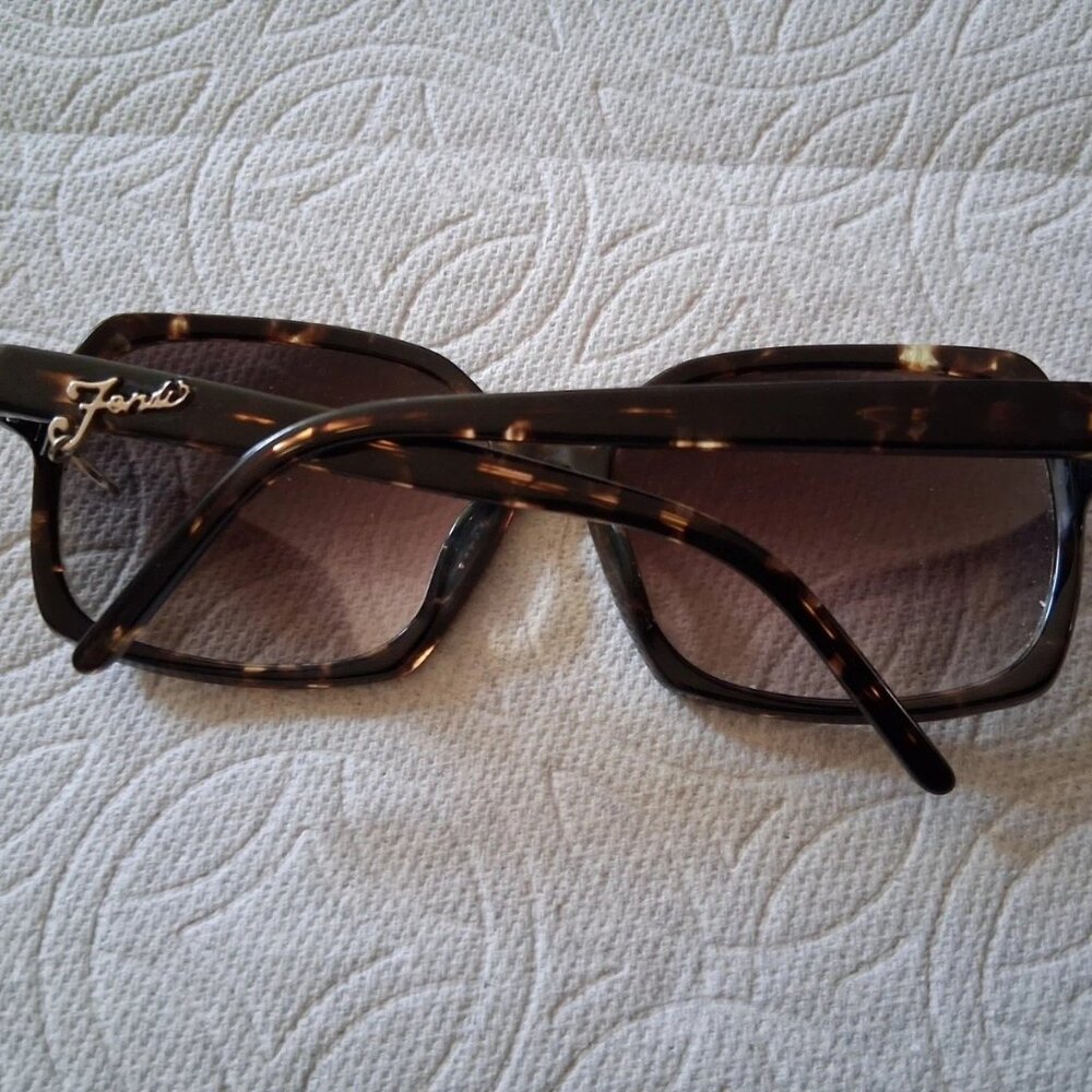 Fendi **Sun Glasses** FS5137